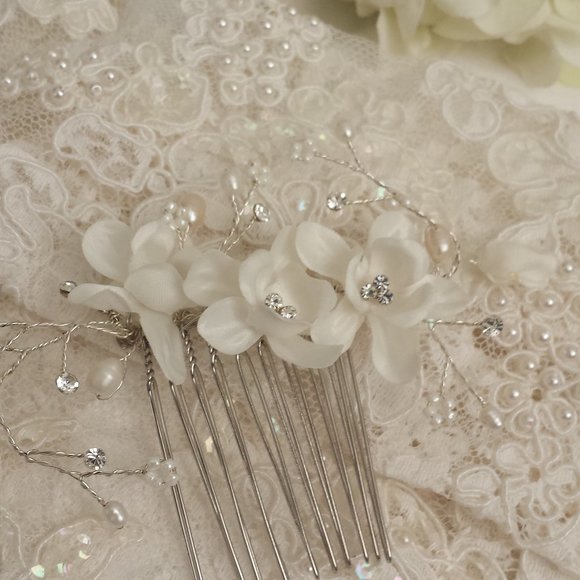 David's Bridal Hair Comb Headpiece Collection 2 hair combs - Picture 1 of 10